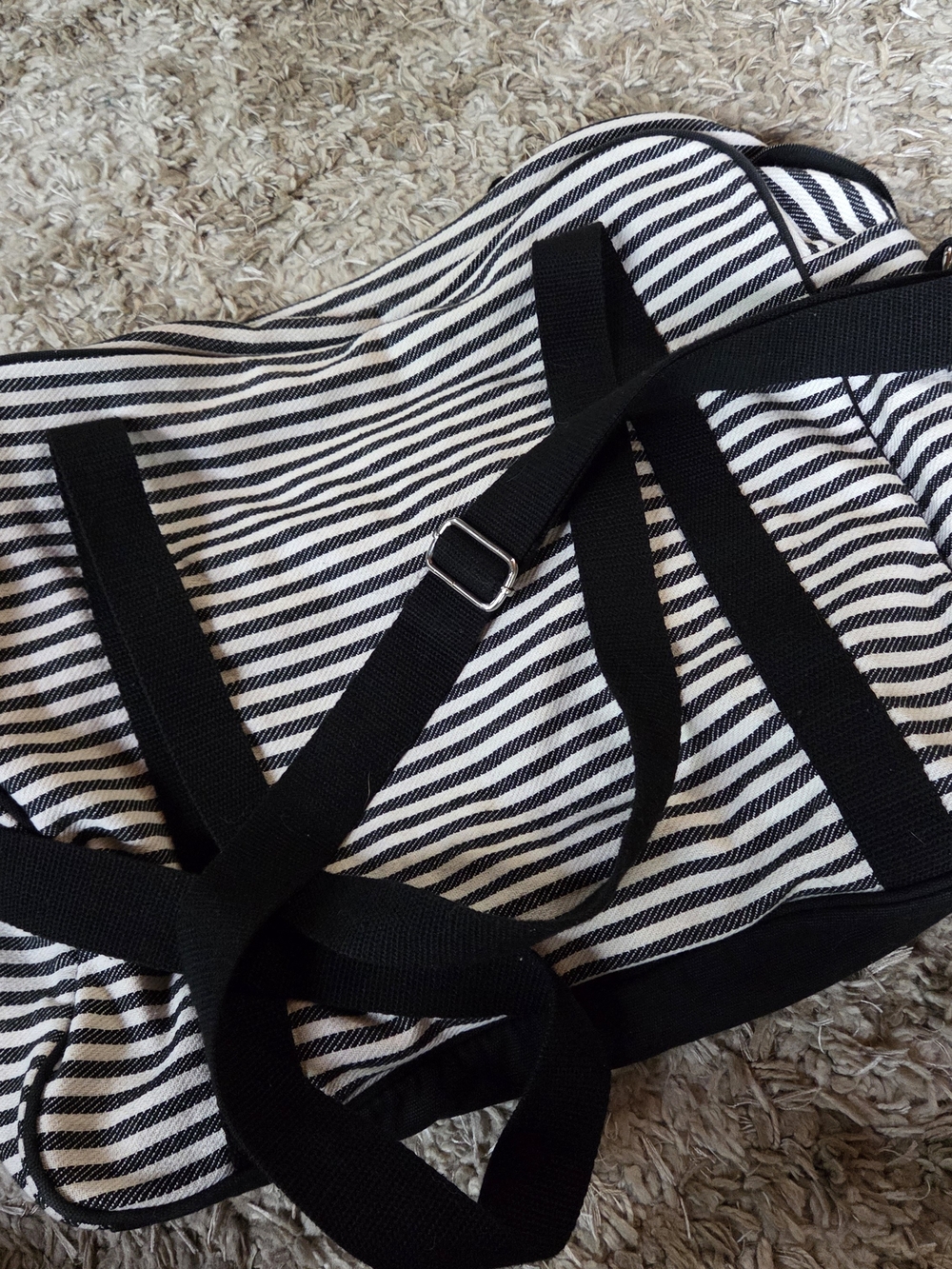 Thirty-One Oversized Weekender - Picture 3 of 4